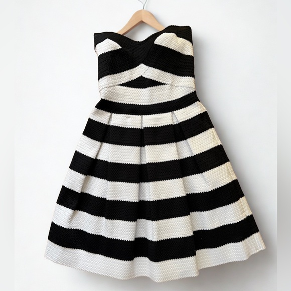 Express Dresses & Skirts - NWT Express Striped Strapless Cocktail Dress XS Coastal Nautical Graduation